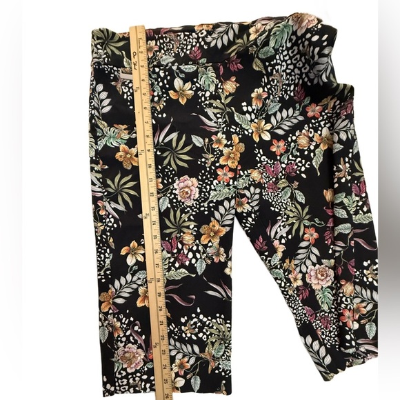 Kate Park Floral Print Black Leggings PXL - Picture 5 of 5